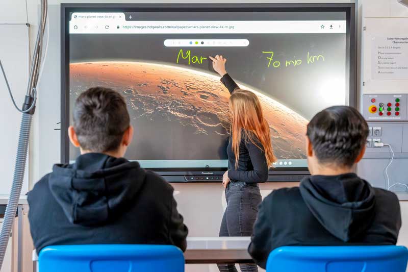 Erdkunden an digitaler Tafel Erdkunden an digitaler Tafel